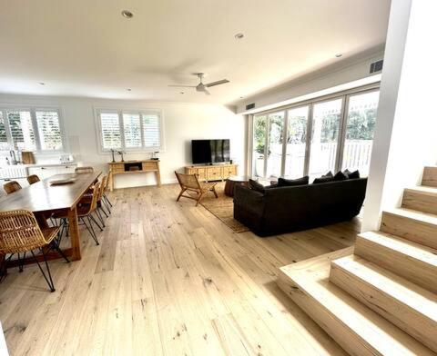 Unwind Guesthouse バイロンベイ エクステリア 写真